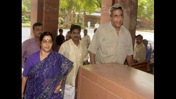 ನಮ್ಮ ವೈದ್ಯರನ್ನು ನಂಬಬೇಕು ನಮ್ಮ ವೈದ್ಯರನ್ನು ನಂಬಬೇಕು