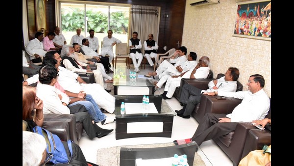 ನಸುಕಿನಿಂದ ಬೆಳಗಿನ ಜಾವದವರೆಗೆ