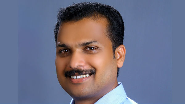 ಹೂವಿನ ಬದಲು ಪುಸ್ತಕ ನೀಡಿ