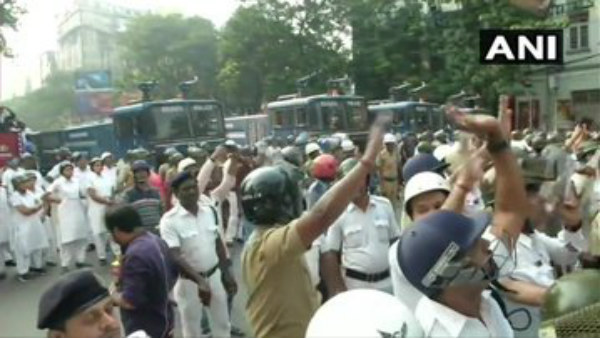 ಇಲ್ಲಿ ಪ್ರತಿಭಟನೆ ಮಾಡಿದ್ದಕ್ಕೆ ಲಾಠಿ ಏಟು!