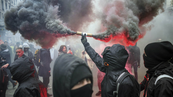 ಅರ್ಹರಾಗಿಲ್ಲದವರು ಹೊರಗೆ