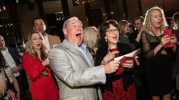 American Company Gave 35 Lakh Each Christmas Bonus American Company Gave 35 Lakh Each Christmas Bonus