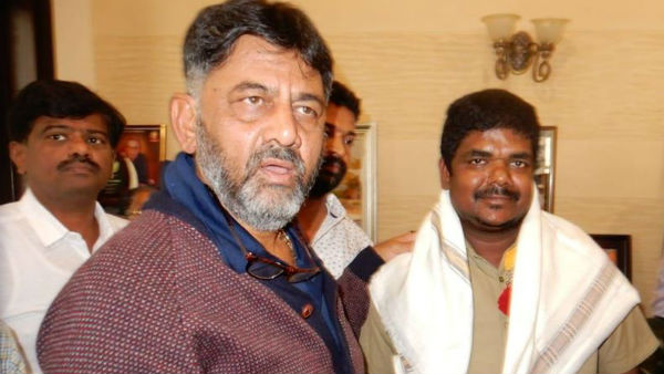 ಅಭಿಮಾನಕ್ಕೆ ಕರಗಿದ ಬಂಡೆ