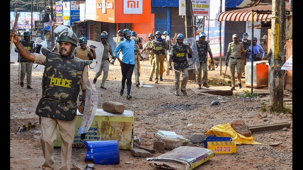 ಆಸ್ಪತ್ರೆ ಹೊರಗಿನಿಂದ ವರದಿ