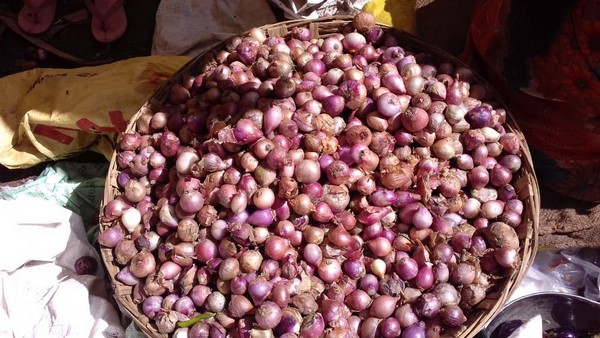  ಚಿತ್ರದುರ್ಗದಲ್ಲಿ ಪೂನಾ ಈರುಳ್ಳಿ ದರ್ಬಾರ್