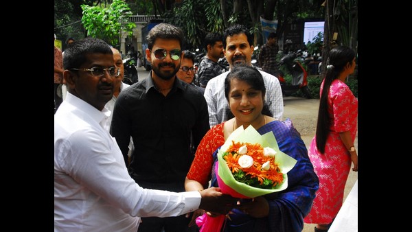 Arti-jan Bazaar Exhibition In Karnataka Chitrakala Parishat