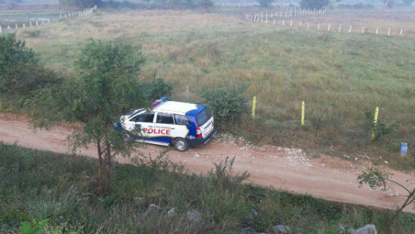 ಪೊಲೀಸರ ಮೇಲೆ ಕಲ್ಲು ತೂರಾಟ ಪೊಲೀಸರ ಮೇಲೆ ಕಲ್ಲು ತೂರಾಟ