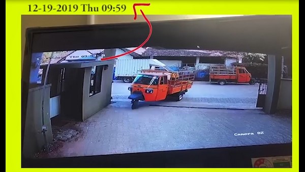 ಸುಳ್ಳು ವಿಡಿಯೋ ಬಿಡುಗಡೆ ಮಾಡಿದ್ದ ಪೊಲೀಸರು ಸುಳ್ಳು ವಿಡಿಯೋ ಬಿಡುಗಡೆ ಮಾಡಿದ್ದ ಪೊಲೀಸರು