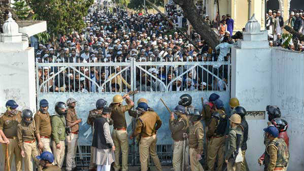 ವಿವಿ ವಿದ್ಯಾರ್ಥಿಗಳಿಂದ ಸಿಎಎ ವಿರುದ್ಧ ಪ್ರತಿಭಟನೆ