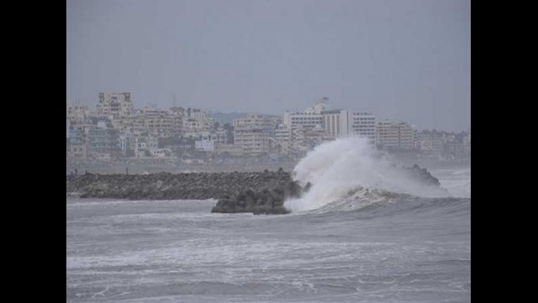 ನಿಯಮ ಉಲ್ಲಂಘಿಸಿ ಶಾಶ್ವತ ಕಾಮಗಾರಿ 
