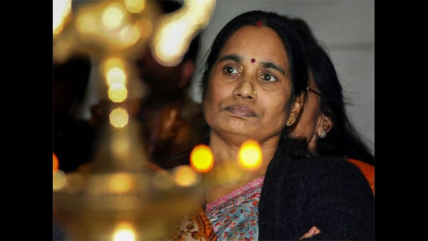 ರಾಜಕೀಯಕ್ಕಾಗಿ ಆಟವಾಡುತ್ತಿದ್ದಾರೆ