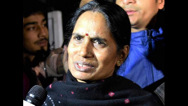 ಅಪರಾಧಿಗಳನ್ನು ಬೆಂಬಲಿಸಿ ಜೀವನ ಮಾಡುತ್ತಾರೆ