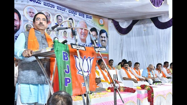 ಕಾಂಗ್ರೆಸ್‌ನದ್ದು ಏಕಕುಟುಂಬ ಪ್ರವೃತ್ತಿ: ಜೋಷಿ