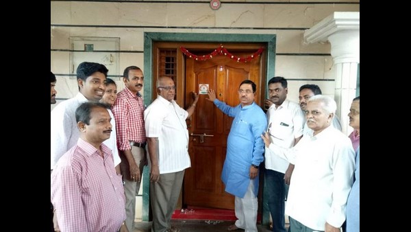 ಜೆಡಿಎಸ್-ಕಾಂಗ್ರೆಸ್‌ನ ಕುಟುಂಬ ರಾಜಕೀಯದ ಬಗ್ಗೆ ಲೇವಡಿ