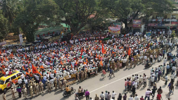 ನಮ್ಮ ತಾಯಿಯನ್ನು ಆದರಿಸೋಣ ನಮ್ಮ ತಾಯಿಯನ್ನು ಆದರಿಸೋಣ