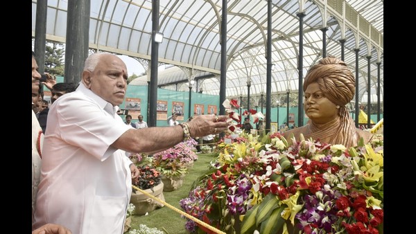 16 ಅಡಿ ವಿವೇಕಾನಂದರ ಪ್ರತಿಮೆ