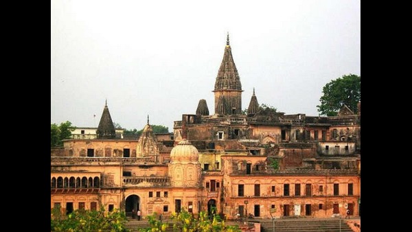  ಇಲ್ಲಿ ಕೃಷ್ಣನ ಸೇವೆ, ಅಲ್ಲಿ ರಾಮನ ಸೇವೆ