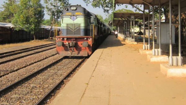 ರೈಲು ಸೇವೆಗೆ ಒತ್ತಾಯ