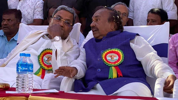 ಮಾತನಾಡುತ್ತಾ ಕಾಲ ಕಳೆದರು