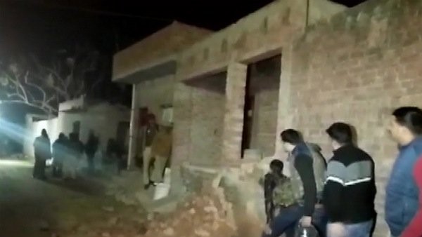 ಕಲ್ಲು, ಇಟ್ಟಿಗೆಗಳಿಂದ ಹಲ್ಲೆ