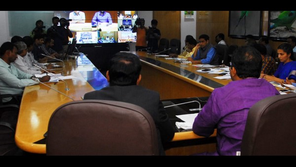 3 ತಿಂಗಳ ಒಳಗೆ ಮನೆಗಳ ಕೆಲಸ ಪೂರ್ಣಗೊಳಿಸಲು ಸೂಚನೆ 3 ತಿಂಗಳ ಒಳಗೆ ಮನೆಗಳ ಕೆಲಸ ಪೂರ್ಣಗೊಳಿಸಲು ಸೂಚನೆ