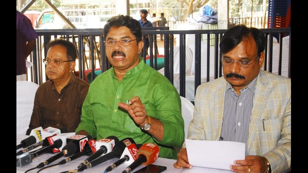 ವೃದ್ದಾಪ್ಯ ವೇತನ ಪಡೆಯಲು ಇನ್ಮುಂದೆ ಅಲೆಯಬೇಕಿಲ್ಲ ವೃದ್ದಾಪ್ಯ ವೇತನ ಪಡೆಯಲು ಇನ್ಮುಂದೆ ಅಲೆಯಬೇಕಿಲ್ಲ