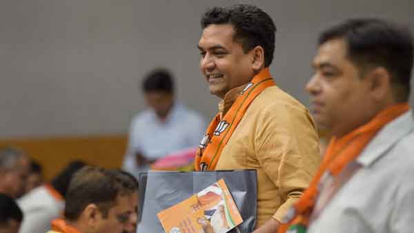 Fight between India, Pakistan on Feb 8, says Kapil Mishra on Delhi polls Fight between India, Pakistan on Feb 8, says Kapil Mishra on Delhi polls