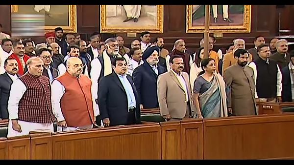 ಈಗಿರುವ ಸಂಸತ್‌ ಭವನ ಚಿಕ್ಕದು