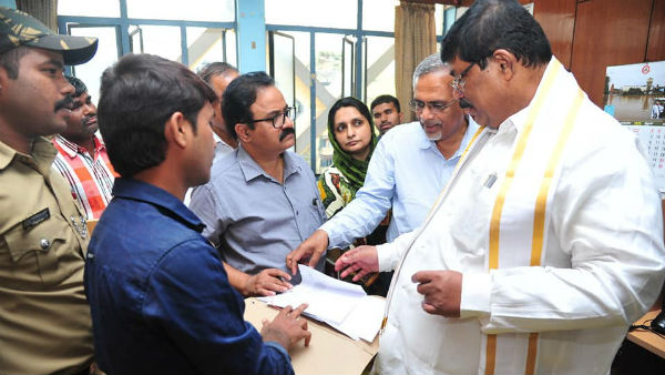 Minister Upset For Officials Absent In Call Center