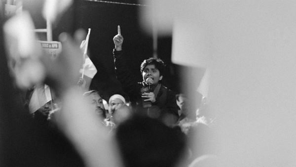 ಪ್ರತಿಭಟನೆಗಳನ್ನು ನಡೆಸಲು ಪ್ರಾರಂಭಿಸಿದ್ದಳು