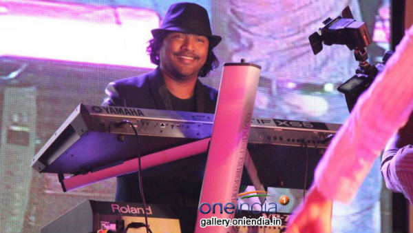 ಬಹು ಬೇಡಿಕೆಯ ಸಂಗೀತ ನಿರ್ದೇಶಕ ಬಹು ಬೇಡಿಕೆಯ ಸಂಗೀತ ನಿರ್ದೇಶಕ