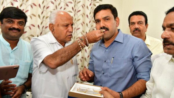 ಬೇರೊಬ್ಬರು ಸೂಪರ್ ಸಿಎಂ ರೀತಿಯಲ್ಲಿ ವರ್ತಿಸುತ್ತಿದ್ದಾರೆ 