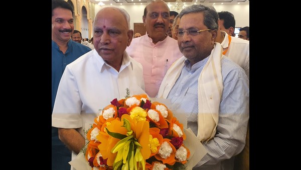 ಲೋಕಸಭಾ ಚುನಾವಣೆಯಲ್ಲಿ ಕೈಹಿಡಿದ ಅಭೂತಪೂರ್ವ ಗೆಲವು ಲೋಕಸಭಾ ಚುನಾವಣೆಯಲ್ಲಿ ಕೈಹಿಡಿದ ಅಭೂತಪೂರ್ವ ಗೆಲವು