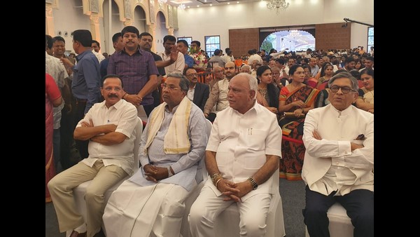 ದೇಶದಲ್ಲಿದ್ದಾರೆ 70 ವರ್ಷ ಮೀರಿದ 7 ಮುಖ್ಯಮಂತ್ರಿಗಳು ದೇಶದಲ್ಲಿದ್ದಾರೆ 70 ವರ್ಷ ಮೀರಿದ 7 ಮುಖ್ಯಮಂತ್ರಿಗಳು