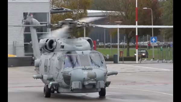 300 ಎಂ.ಎಚ್ 60 ಆರ್ ಸೀಹಾಕ್ ಹೆಲಿಕಾಪ್ಟರ್‌ ಕಾರ್ಯನಿರ್ವಹಿಸುತ್ತಿವೆ