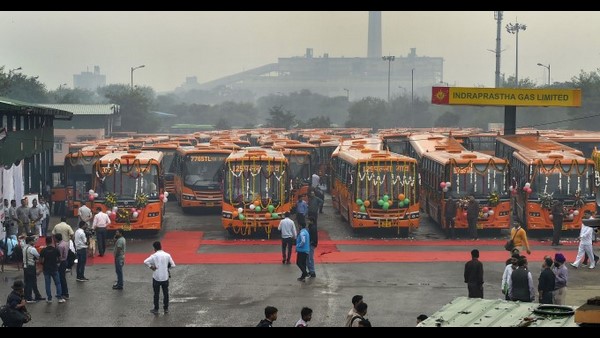 ಮಹಿಳೆಯರಿಗೆ ಫ್ಲೀ ಬಸ್ ಪಾಸ್ ಘೋಷಿಸಿದ ಆಪ್ ಸರ್ಕಾರ ಮಹಿಳೆಯರಿಗೆ ಫ್ಲೀ ಬಸ್ ಪಾಸ್ ಘೋಷಿಸಿದ ಆಪ್ ಸರ್ಕಾರ