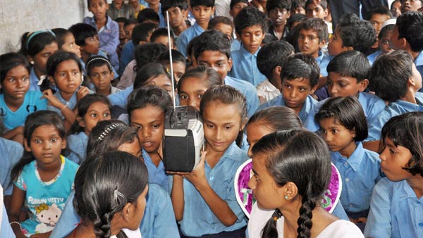 ಹಳೆ ರೇಡಿಯೋ ಕೆಟ್ಟು ಹೋದಾಗ ಯಮಯಾತನೆ ಹಳೆ ರೇಡಿಯೋ ಕೆಟ್ಟು ಹೋದಾಗ ಯಮಯಾತನೆ