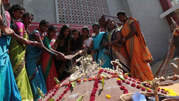 ಜಾನಪದ ಮೆರವಣಿಗೆ ಉದ್ಘಾಟಿಸಿದ ಮಹಾಪೌರ 