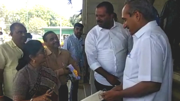 ನೀವು ಸುದ್ದಿಗೋಷ್ಠಿ ಮಾಡಿದ್ದು ಒಳ್ಳೆಯದೇ ಆಯ್ತು ಎಂದ ಜೊಲ್ಲೆ