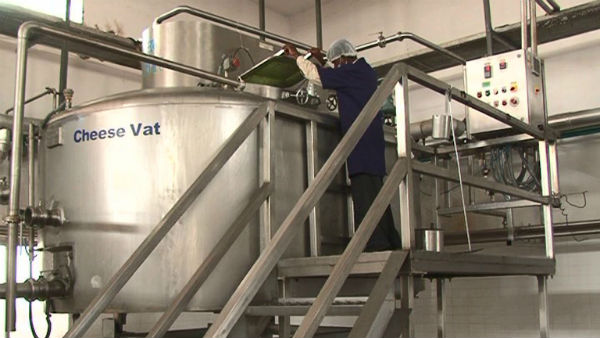  ಆಂಧ್ರ, ತಮಿಳುನಾಡು ಖಾಸಗಿ ಡೈರಿಗಳಿಗೆ ಮೂಗುದಾರ?