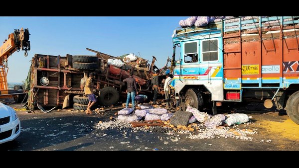 Accident Between Two Lorries In Vijayapura
