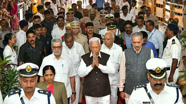 ಆಯುಕ್ತರನ್ನು ತಡೆದ ಮಾರ್ಷಲ್‌ಗಳು