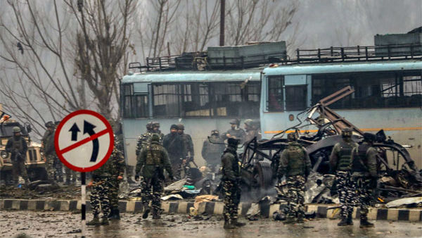 ಗುರು ಪೋಷಕರು ಲಾಂಡ್ರಿ ನಡೆಸುತ್ತಿದ್ದಾರೆ