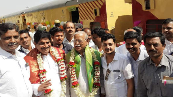 ಧನ್ಯವಾದಗಳನ್ನು ಸಲ್ಲಿಸುತ್ತೇನೆ