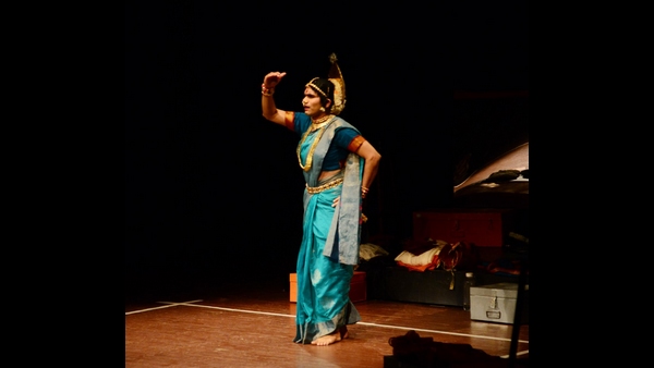 ನಾಟಕಗಳ ಆಕರ್ಷಣೆ ನಾಟಕಗಳ ಆಕರ್ಷಣೆ