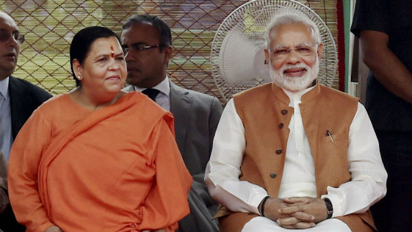 ಮೋದಿಜಿ ದೇಶಕ್ಕೆ ತಮ್ಮನ್ನು ಅರ್ಪಿಸಿಕೊಂಡಿದ್ದಾರೆ ಮೋದಿಜಿ ದೇಶಕ್ಕೆ ತಮ್ಮನ್ನು ಅರ್ಪಿಸಿಕೊಂಡಿದ್ದಾರೆ