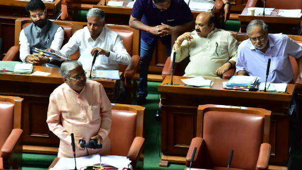 ಒಂದು ಬಾರಿ ಓದಿದ್ರೆ ನಮ್ಮ ಸಂವಿಧಾನ ಅರ್ಥ ಆಗಲ್ಲ