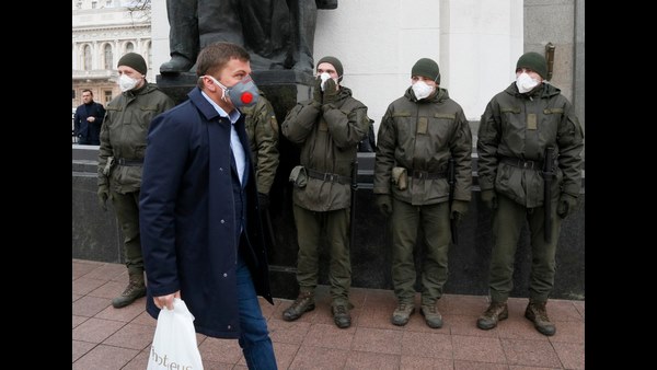 ಸ್ವದೇಶಕ್ಕೆ ಹೊರಟು ನಿಂತವರ ಏರ್ ಟಿಕೆಟ್ ರದ್ದು 