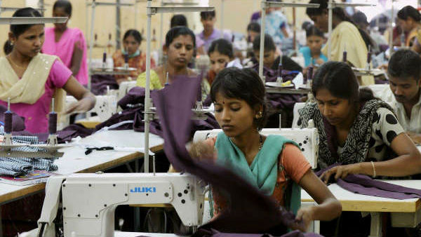 ಮಹಿಳಾ ಕಾರ್ಮಿಕರಿಗೆ ಉಚಿತ ಬಸ್ ಪಾಸ್ 