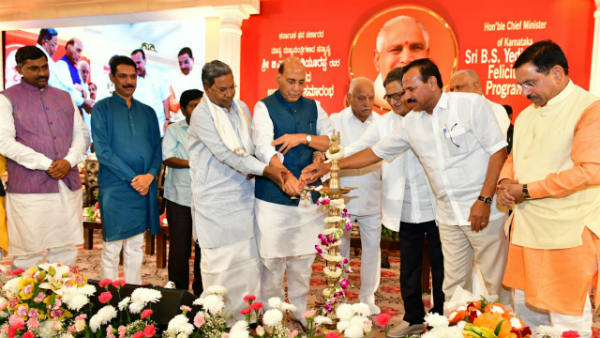 ಅಭಿನಂದನೆ ಮೂಲಕ ಸಂದೇಶ ಕೊಟ್ಟ ಸಿದ್ದರಾಮಯ್ಯ